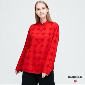 UNIQLO✖️Marimekko 
Red Button Down Shirt size S